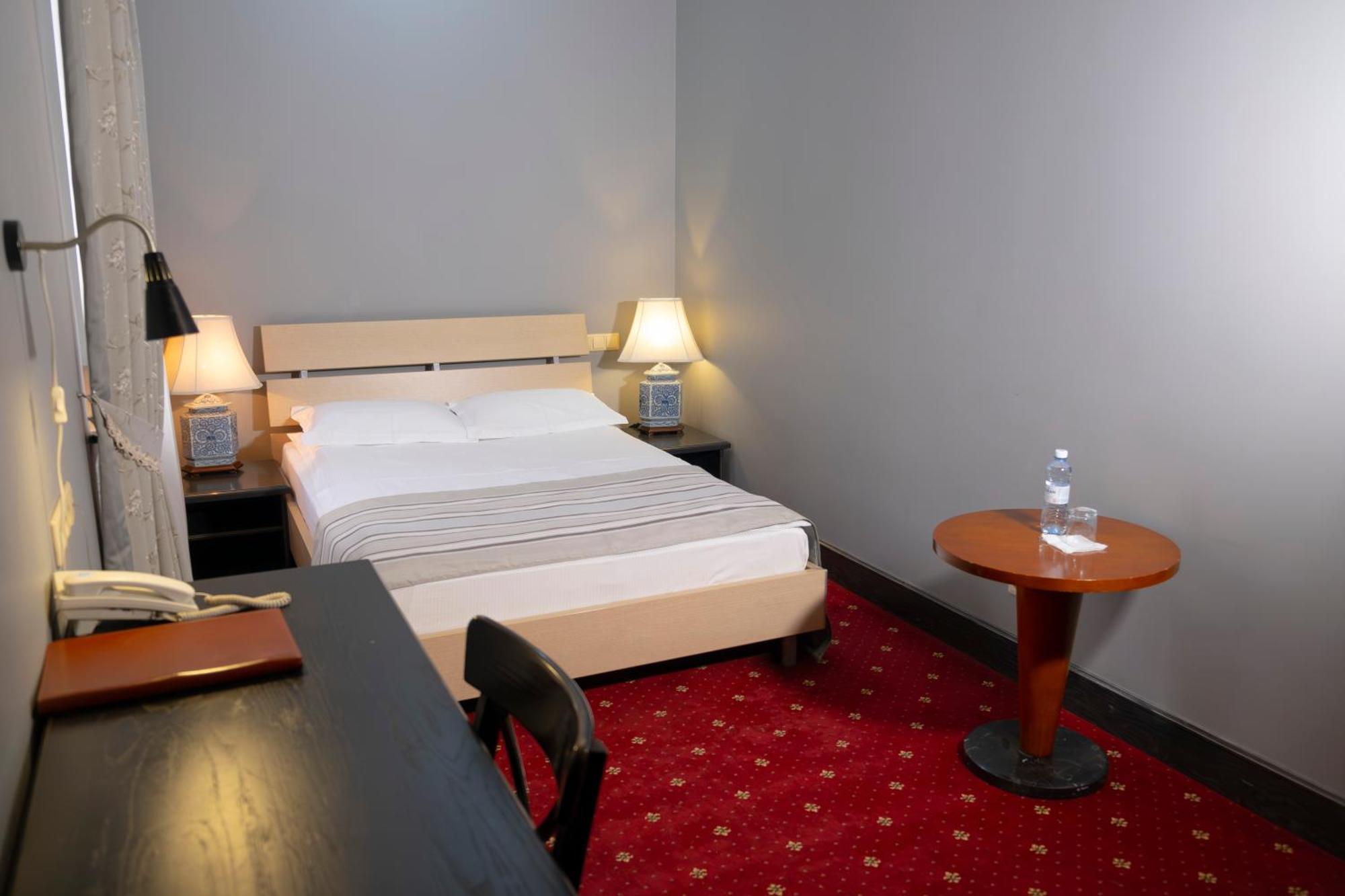 Plaza Hotel Kokshetau Eksteriør billede