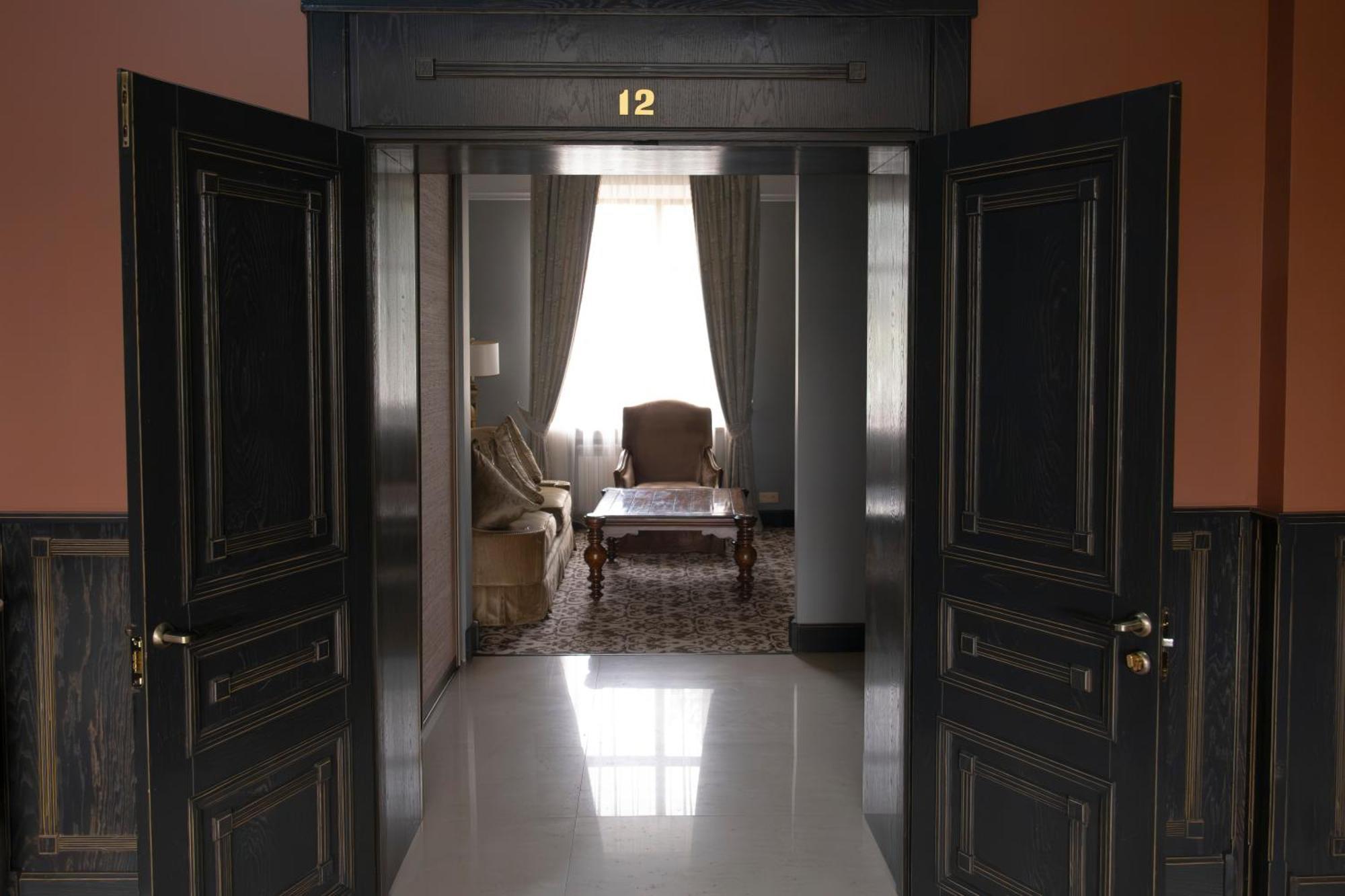Plaza Hotel Kokshetau Eksteriør billede