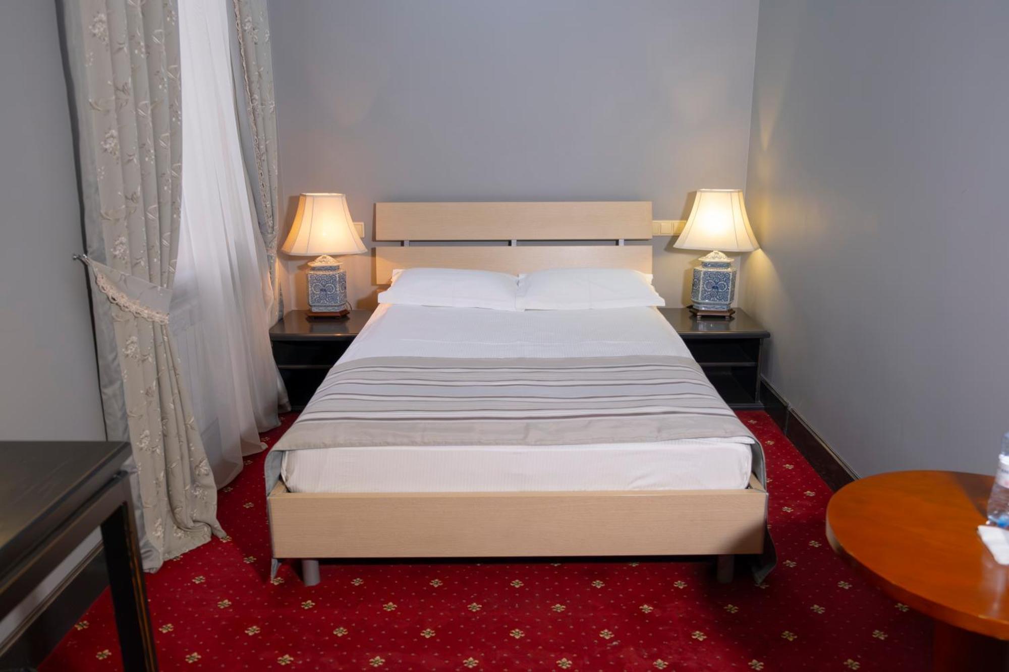 Plaza Hotel Kokshetau Eksteriør billede