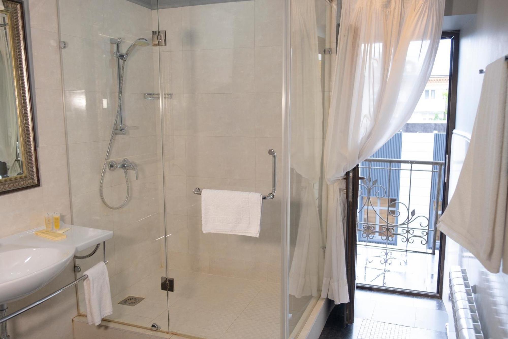 Plaza Hotel Kokshetau Eksteriør billede