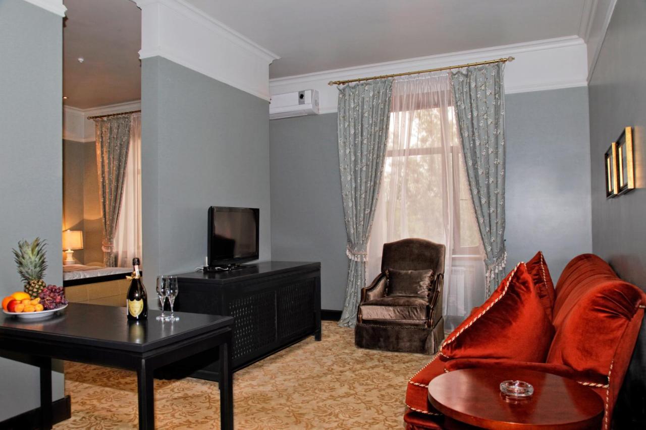 Plaza Hotel Kokshetau Eksteriør billede